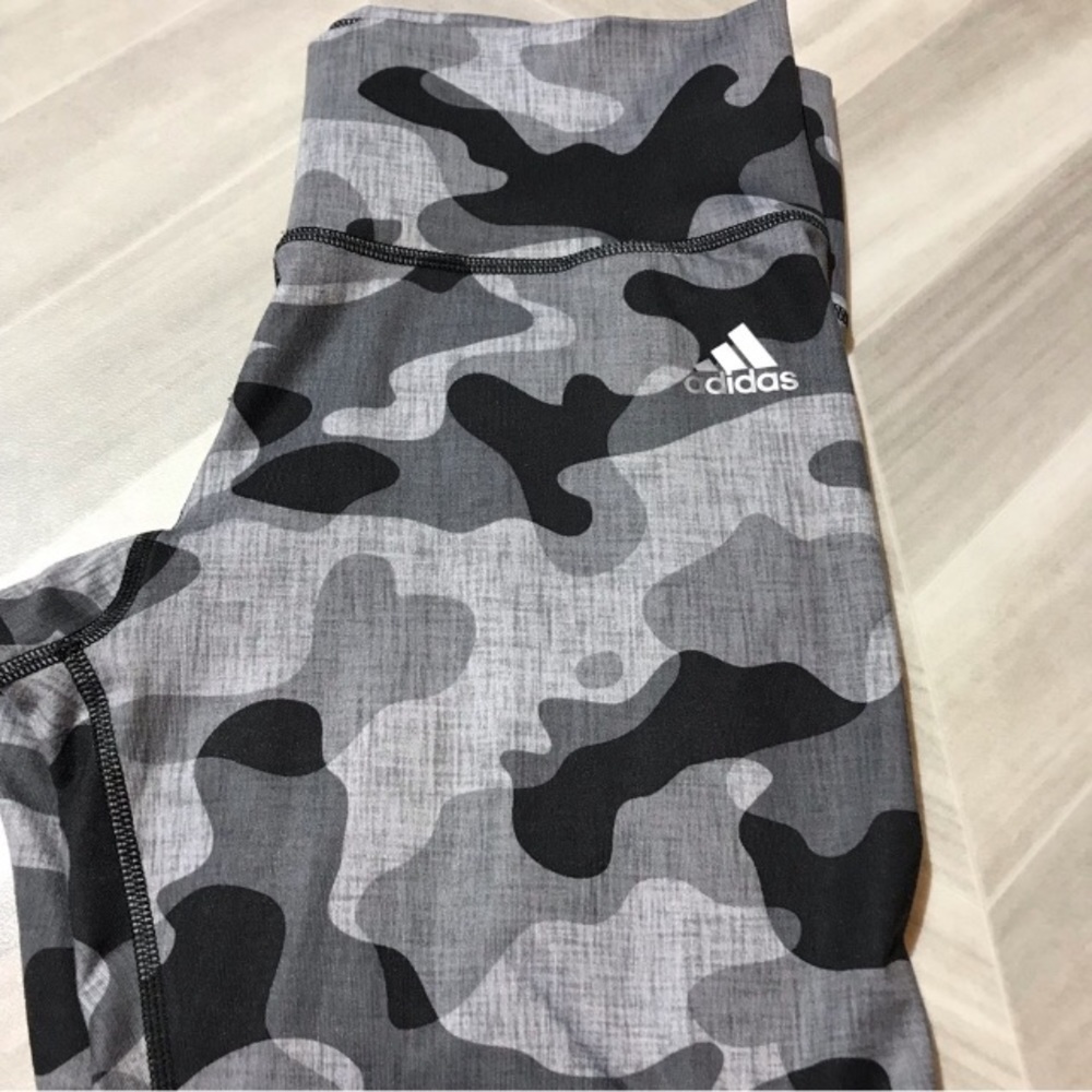 Adidas Capri Leggings Camo print Medium